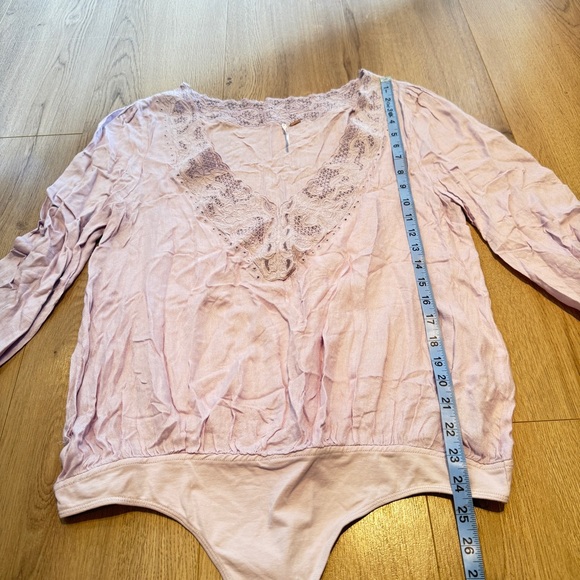 Free People Bodysuit Womens Medium Pink-Purple Lace Long Sleeve - Picture 6 of 8